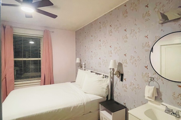 Room 22 of 68