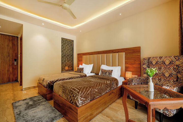 Room 14 of 25