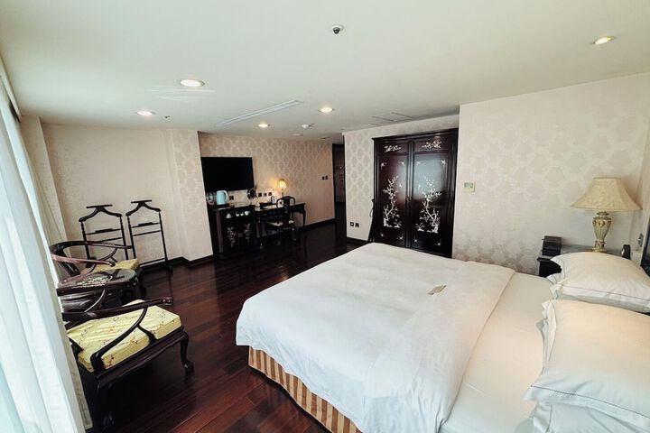 Room 103 of 216
