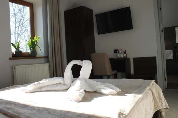 Room 6 of 27
