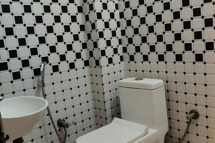 Room 43 of 49