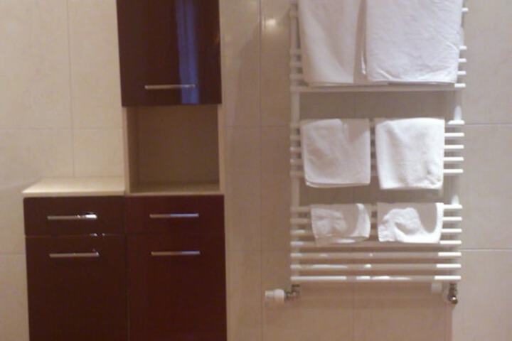 Room 26 of 76