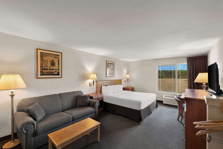 1 King Bed (5 of 5)
