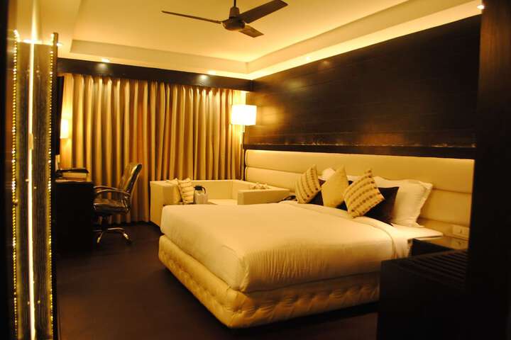 Room 20 of 33