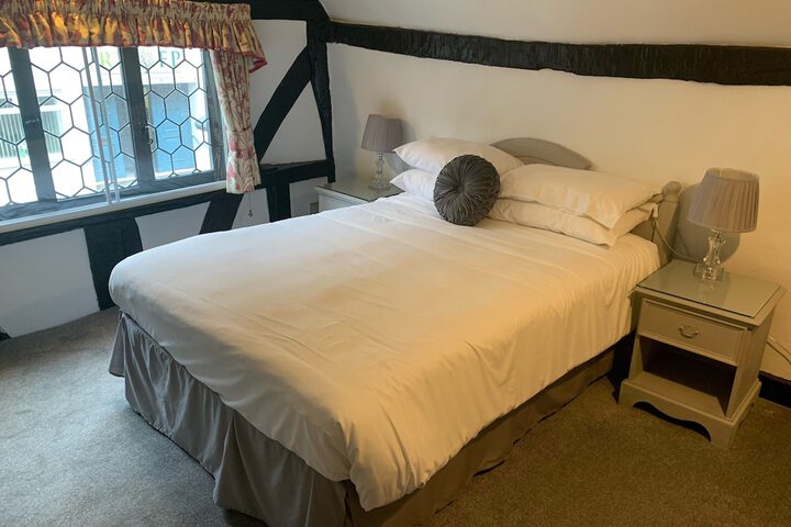 Room 9 of 32