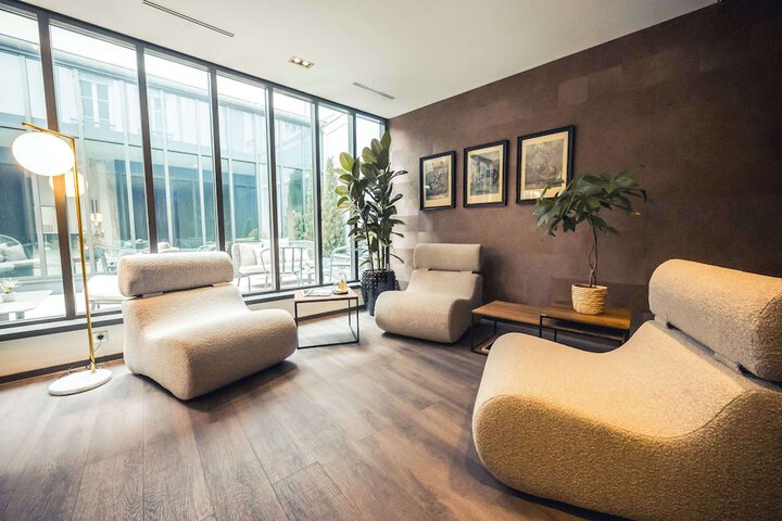 Entrance & Lobby