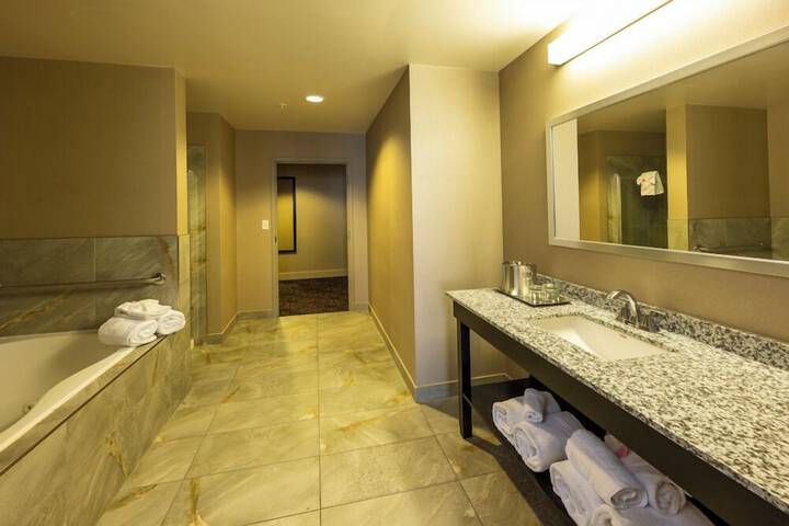 Room 53 of 114