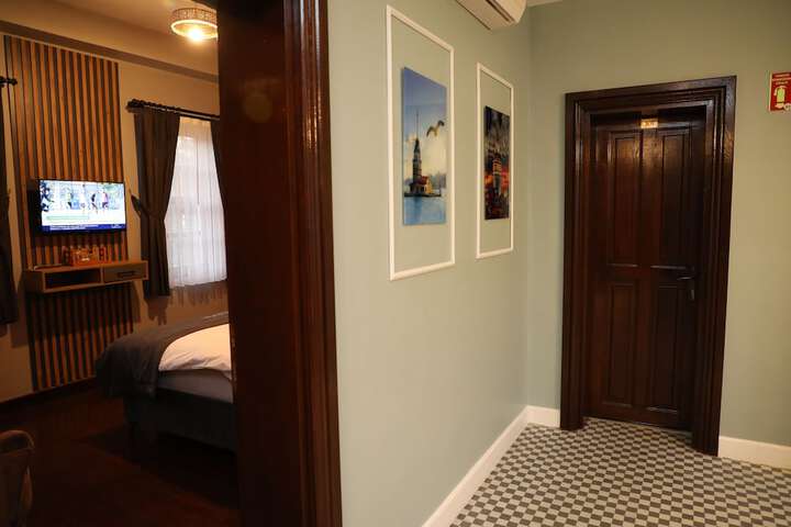 Room 63 of 118