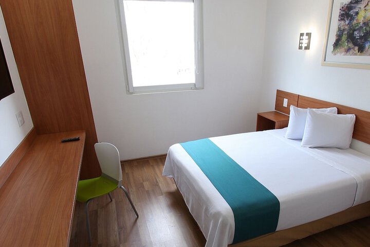 Room 14 of 64