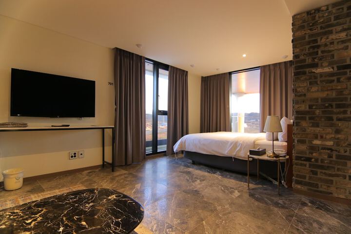 Room 71 of 190