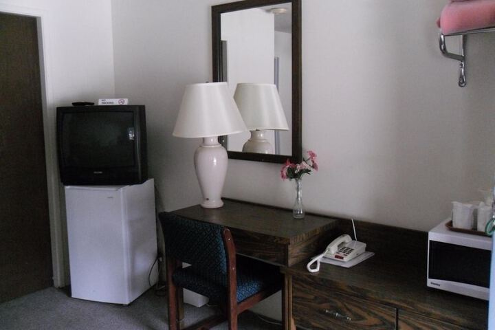 Room 4 of 37