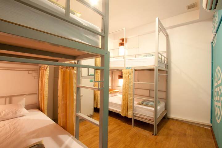 Room 6 of 65