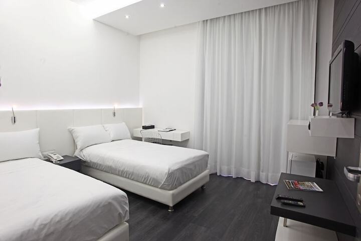 Room 8 of 54