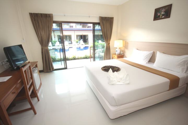 Room 6 of 61