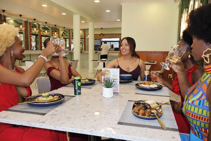 Dining 42 of 68