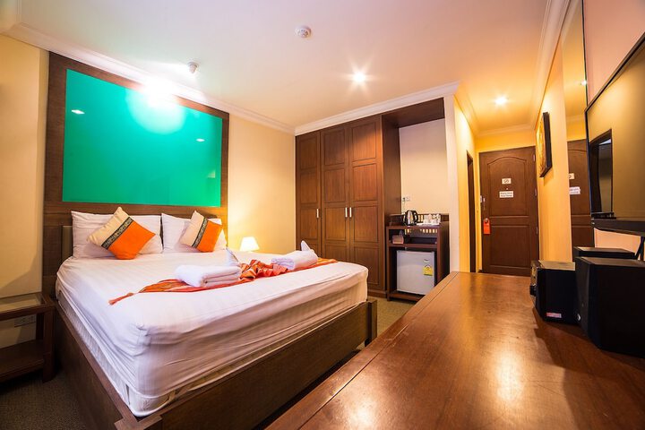 Room 15 of 34