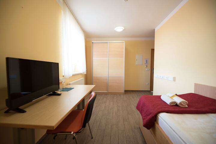 Room 37 of 69