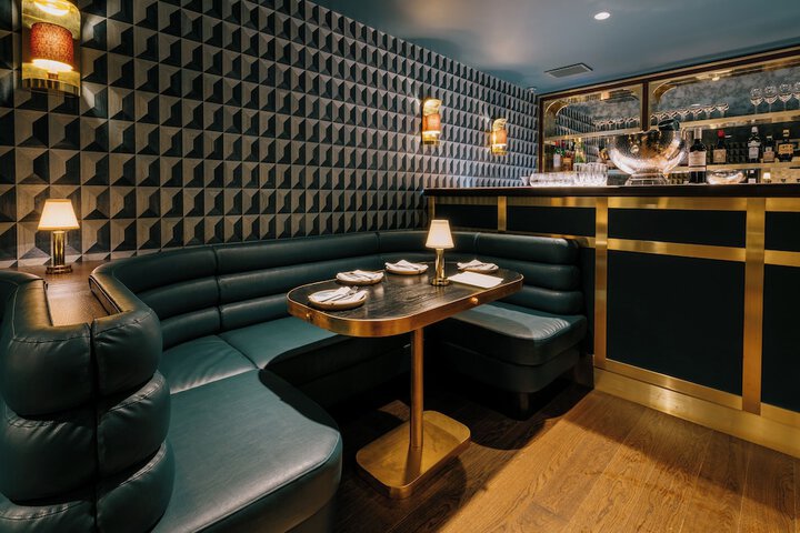 Lounge 59 of 64