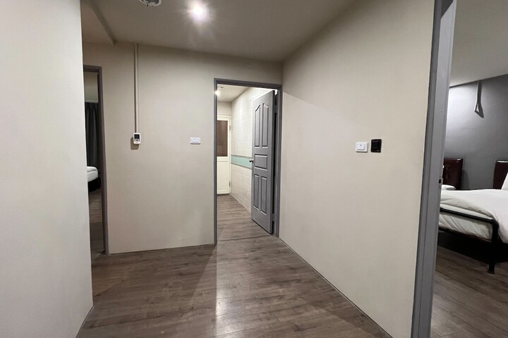 Room 8 of 49