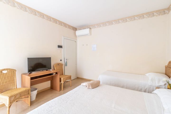 Room 44 of 105