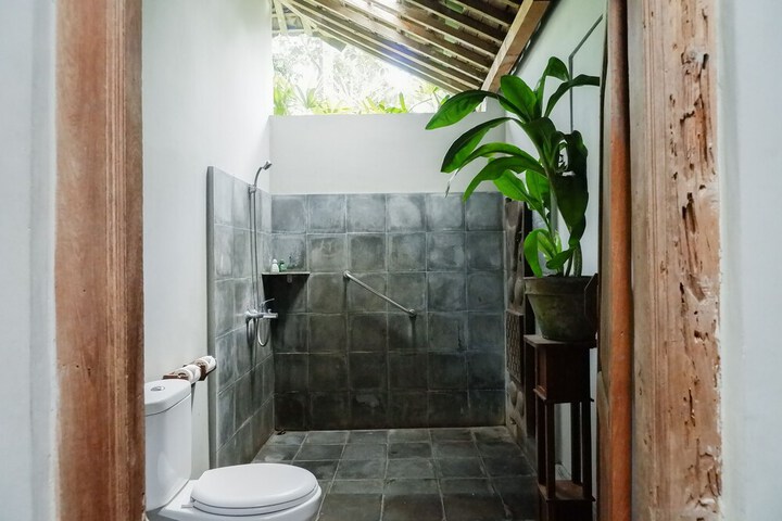 Bathroom Interior Photo