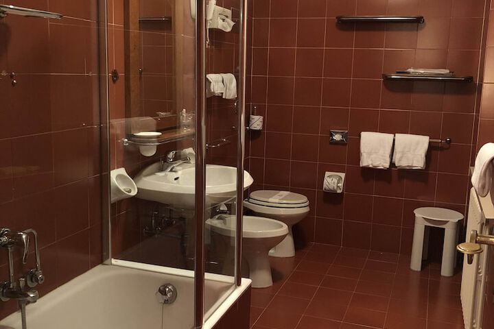 Room 44 of 72