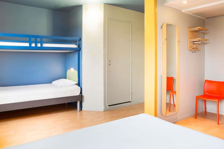Room 11 of 39