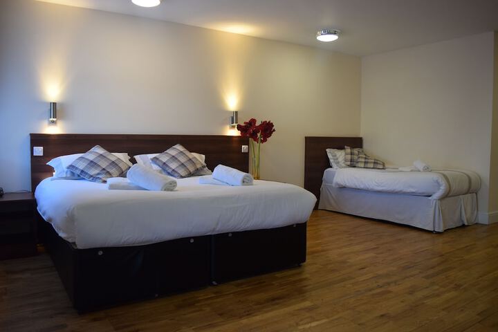 Room 14 of 33