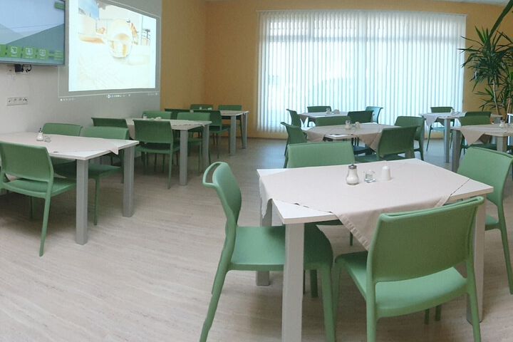 Room 12 of 42
