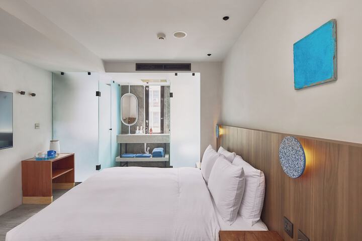 Room 30 of 95