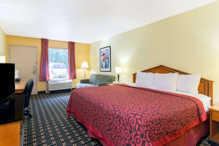 1 King Bed (11 of 11)
