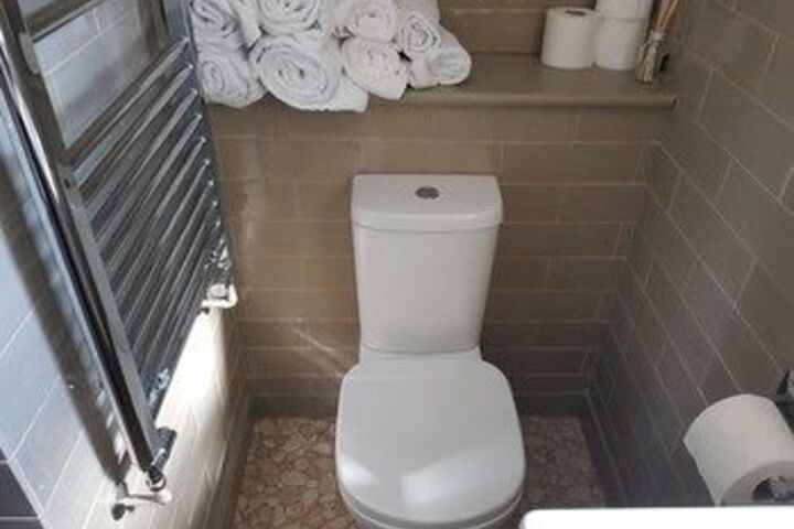 Room 6 of 20