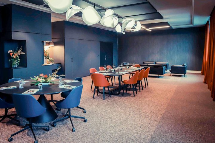 Business Center 140 of 150