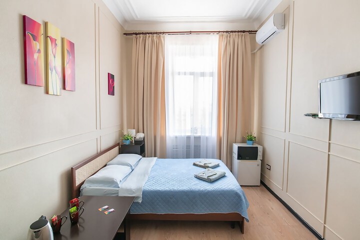 Room 11 of 35