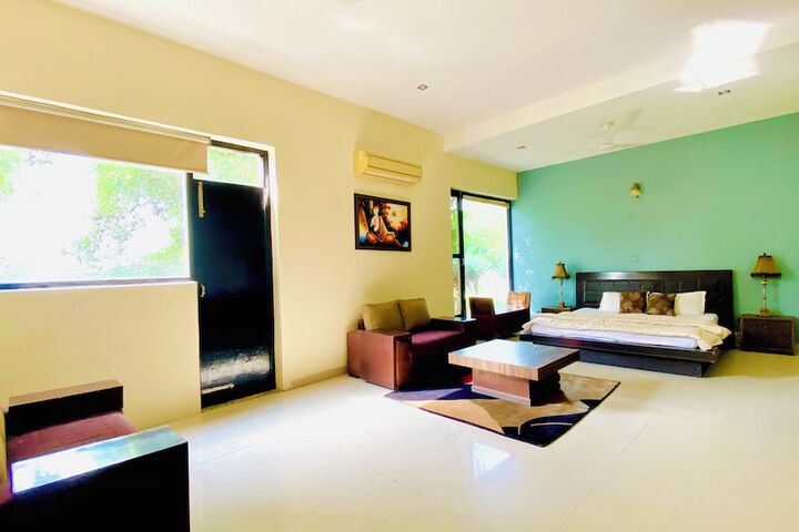 Room 9 of 60