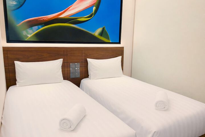 Room 34 of 74