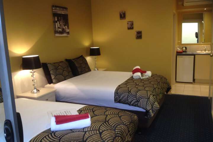 Room 7 of 38