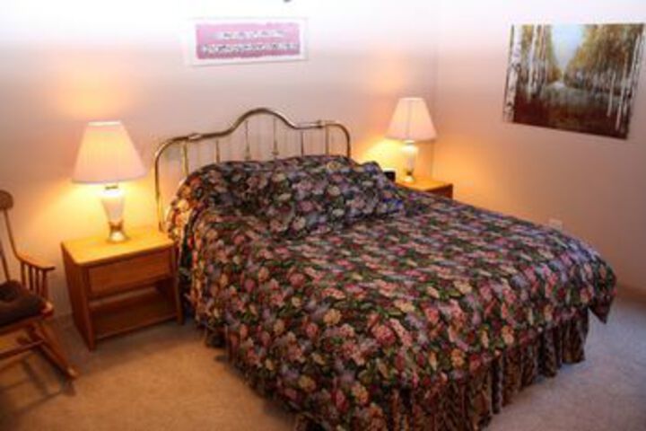 Room 5 of 9