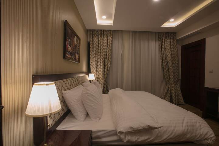 Room 14 of 40
