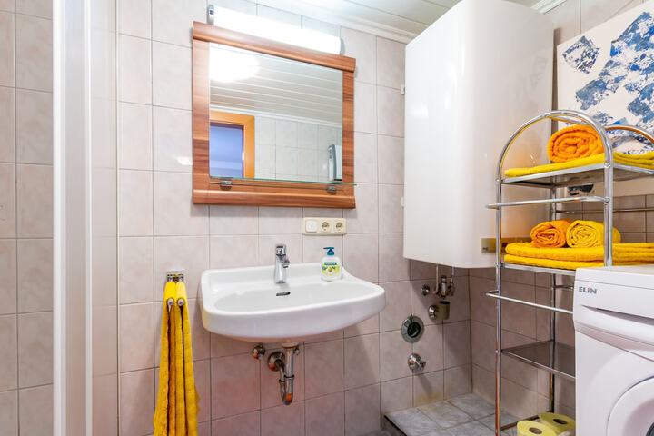 Room 10 of 25