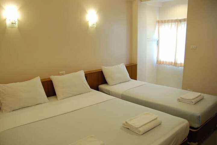 Room 11 of 28