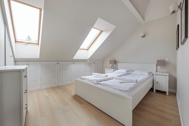 Room 8 of 23