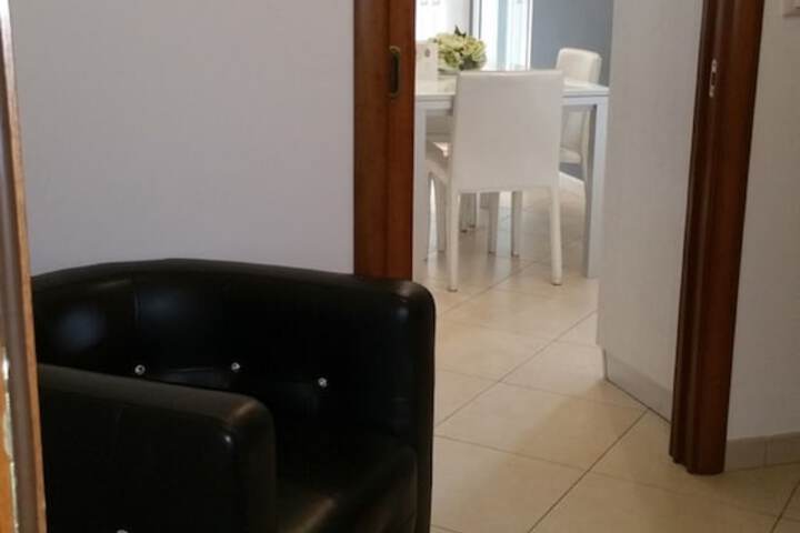 Room 5 of 97