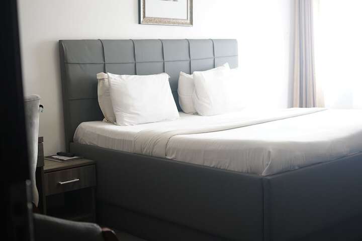 Room 8 of 23
