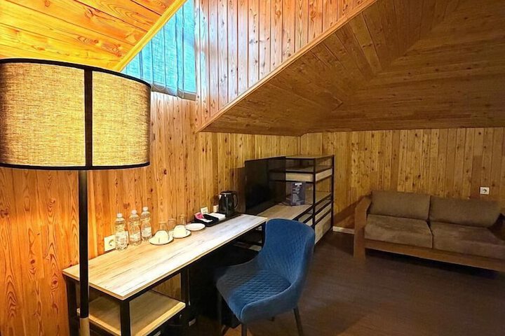 Room 107 of 240