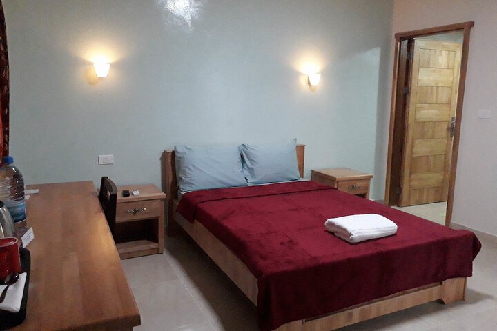 Room 13 of 42