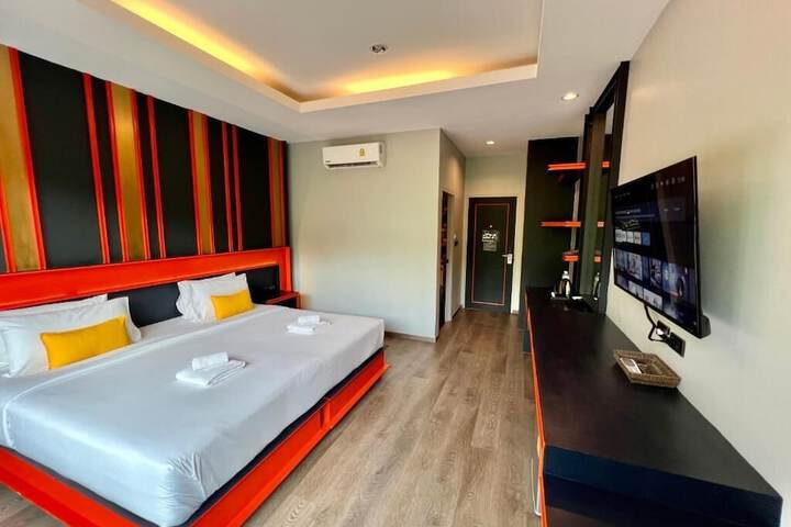 Room 6 of 42
