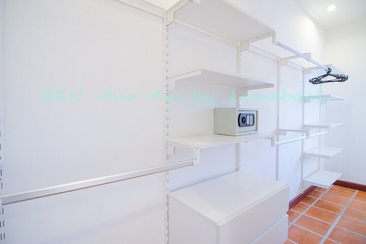 Room 20 of 76