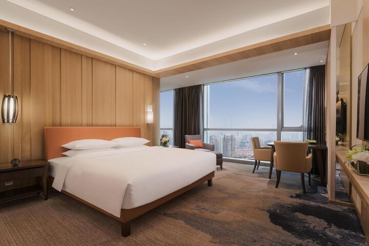 Room 10 of 46