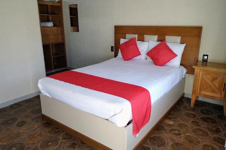 Room 8 of 48